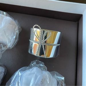 Vera Wang by Wedgwood Love Knots Napkin Rings (Set of 4)